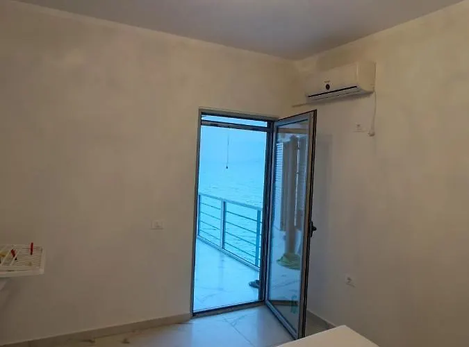 Aria Seaview *