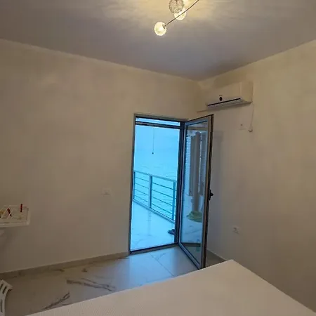Aria Seaview *