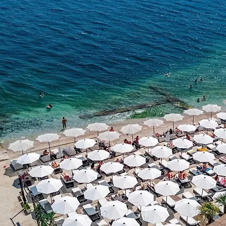 Aria Seaview Apartment